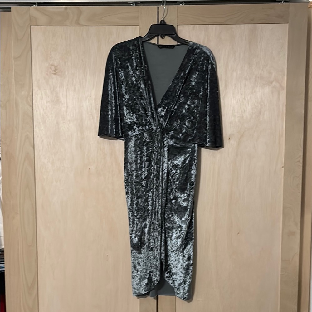 Zara Velvet Dress in Shimmering Gray